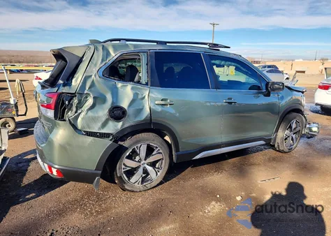 2021 Subaru Forester Touring z USA, uszkodzony, nr VIN JF2SKAXC2MH530455